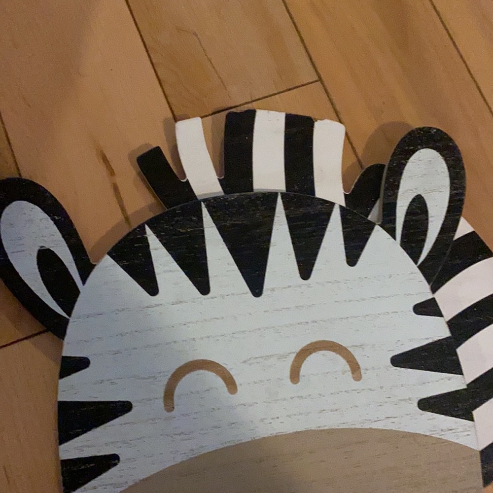 New with tags never used, I also have two other animals that match zebra decor - Picture 3 of 4